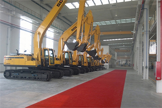 750750山东临工挖掘机总装-2.jpg